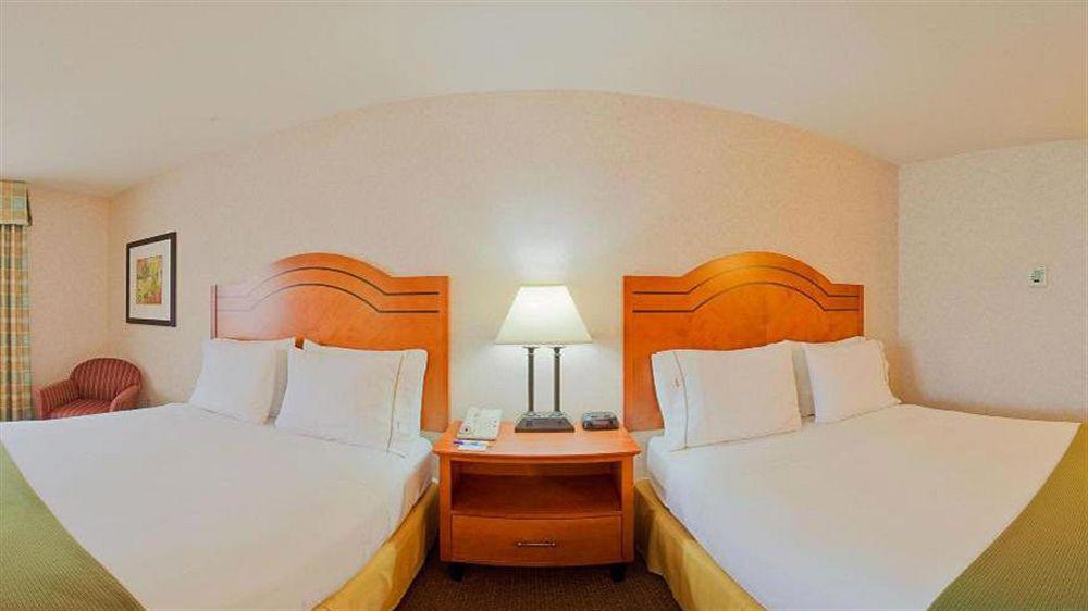 Holiday Inn Express Westley By Ihg Eksteriør billede