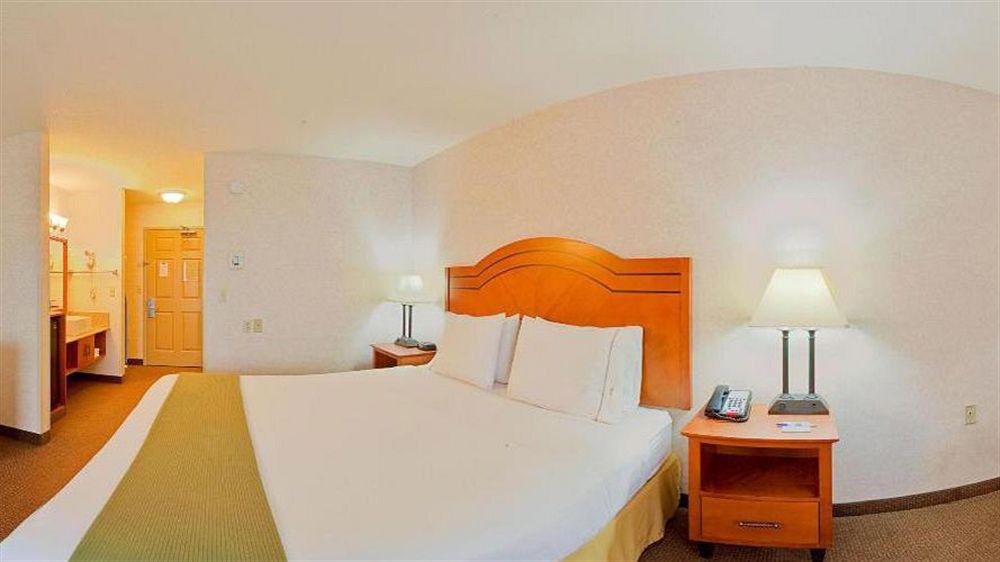 Holiday Inn Express Westley By Ihg Eksteriør billede