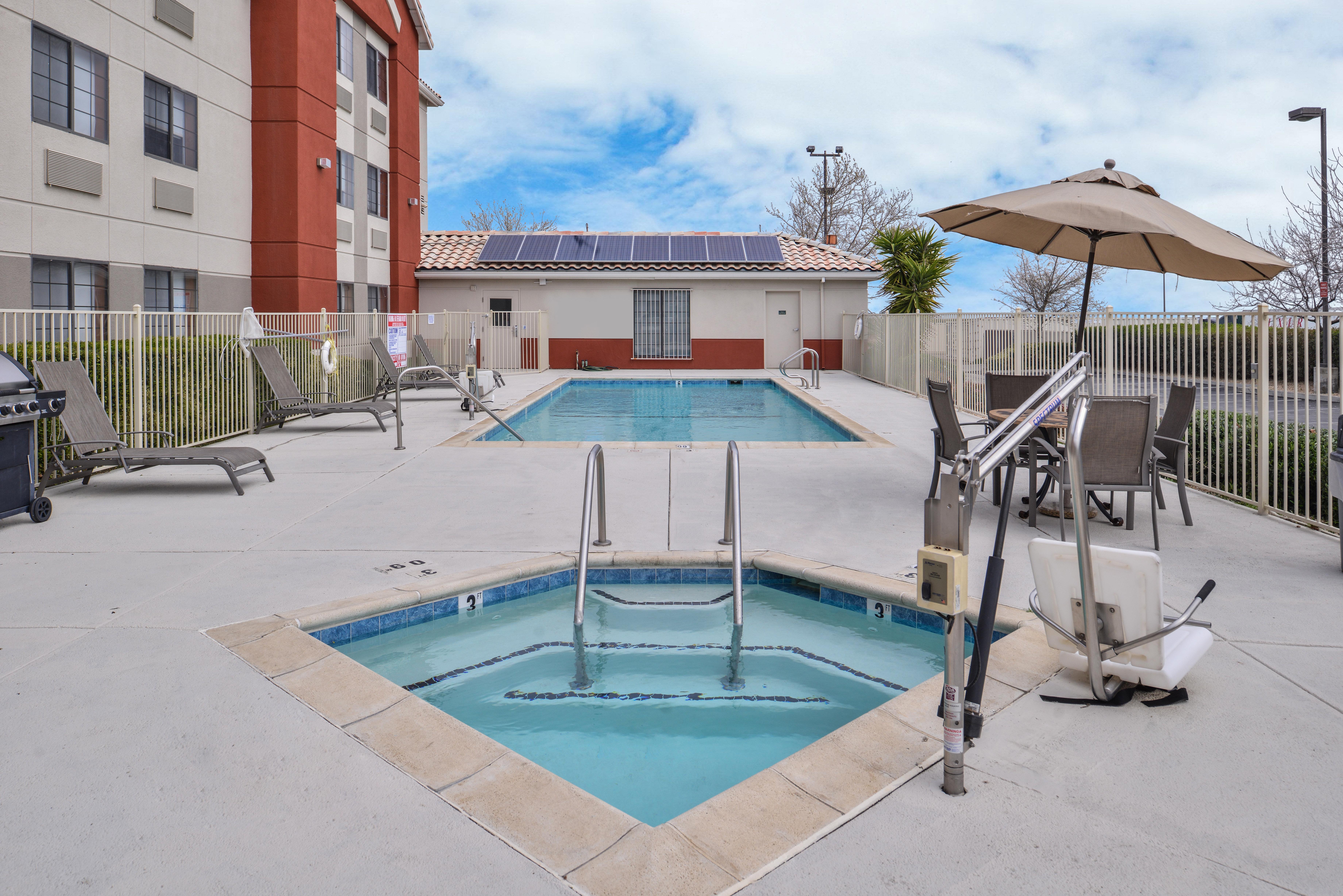 Holiday Inn Express Westley By Ihg Eksteriør billede