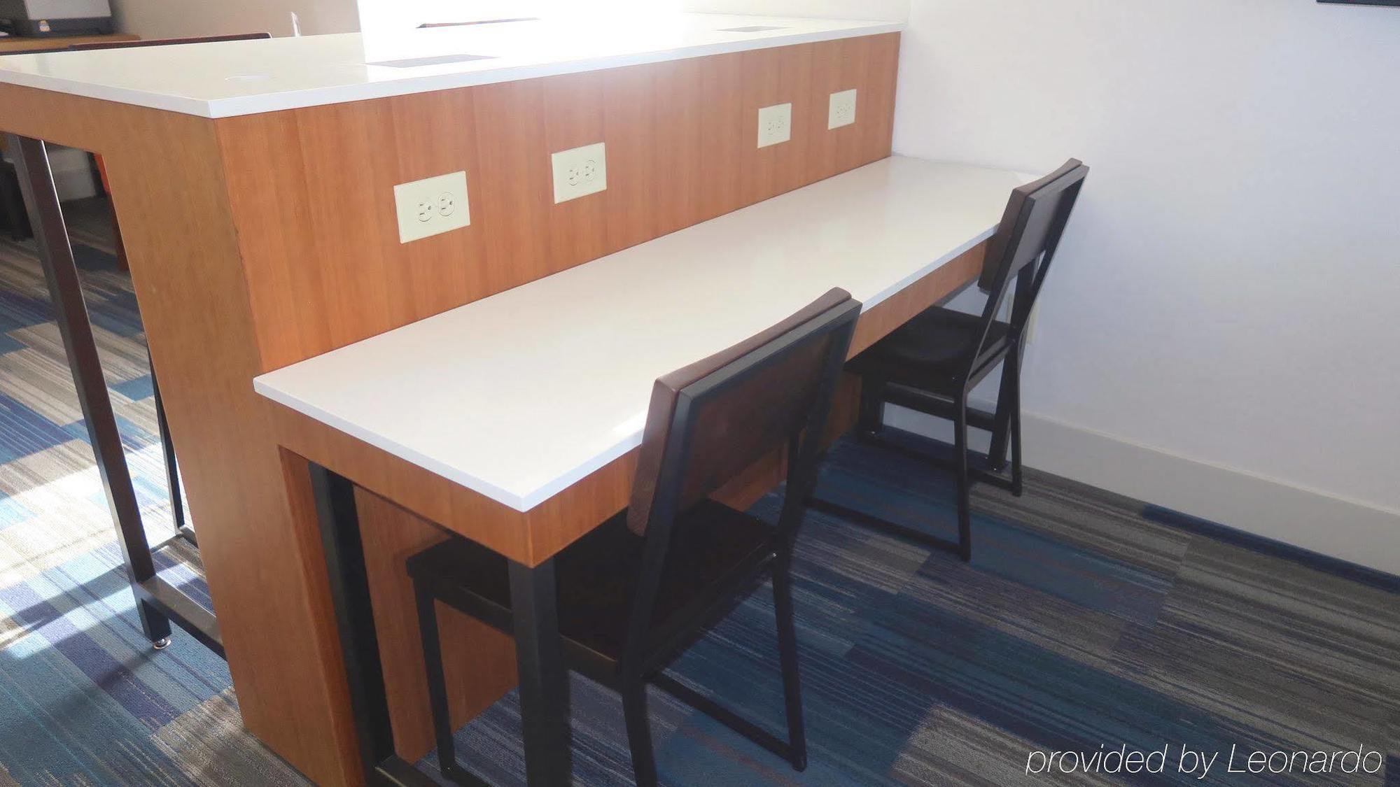 Holiday Inn Express Westley By Ihg Eksteriør billede