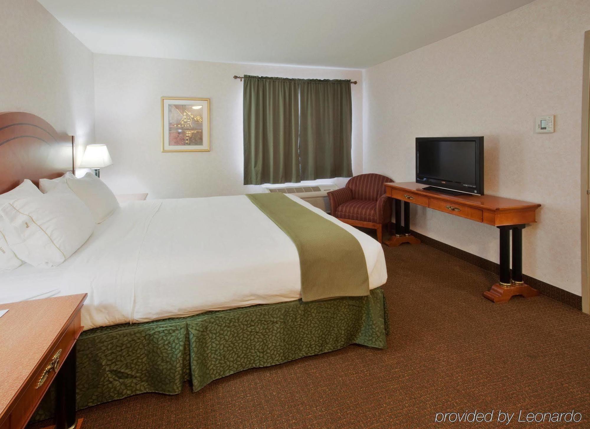 Holiday Inn Express Westley By Ihg Eksteriør billede