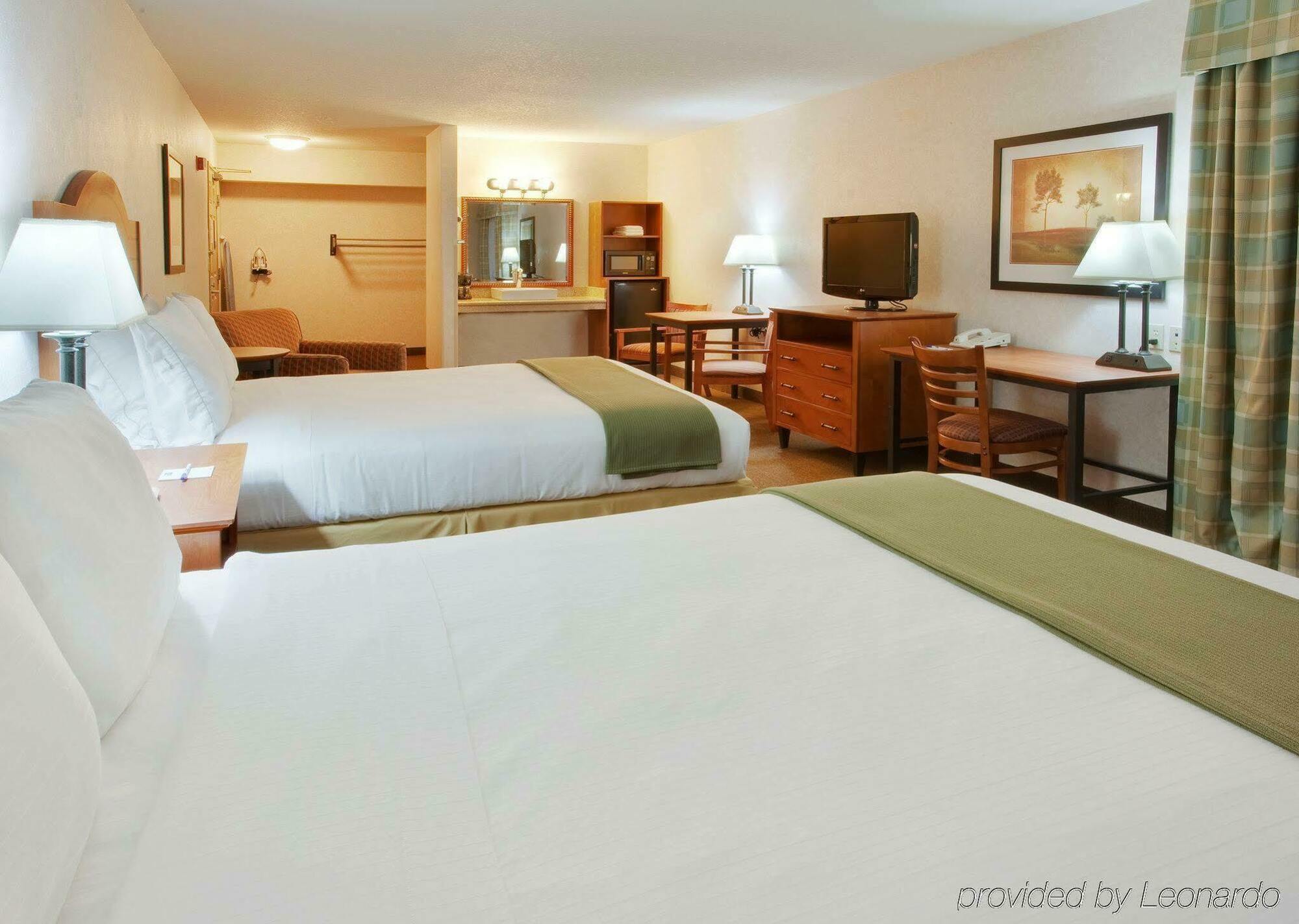Holiday Inn Express Westley By Ihg Eksteriør billede